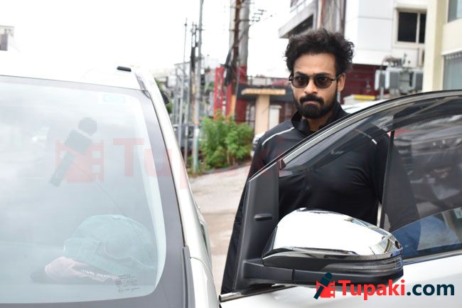 Vaishnav Tej And varun Tej Snapped After the Gym Session Vaishnav Tej And varun Tej Snapped After the Gym Session